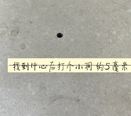 房县瓷砖空鼓维修公司专业解答在瓷砖铺贴过程中，如果砂料搅拌不均匀，将会带来以下问题