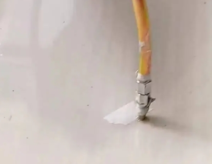 房县瓷砖空鼓维修公司专业解答在瓷砖铺贴过程中，如果使用的砂料过粗（如全部使用了粗砂），可能会导致以下问题